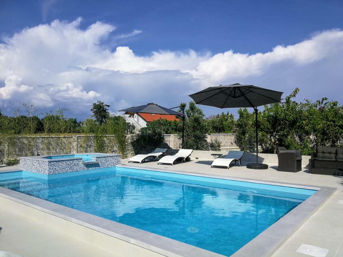 Villa Flora Maris Apartments Privlaka (Zadar) Exterior photo